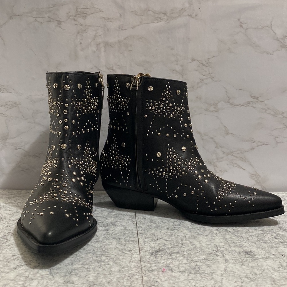 Lola Cruz Star Studded Leather 
Ankle Boots
